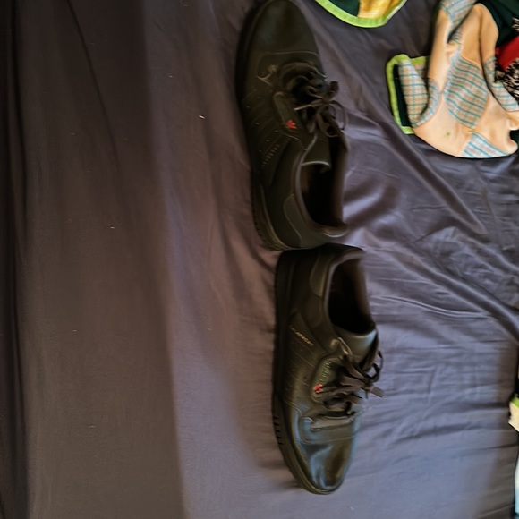 Yeezy - Picture 2 of 3